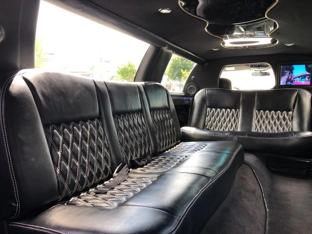 Lincoln LIMOUSINE 27