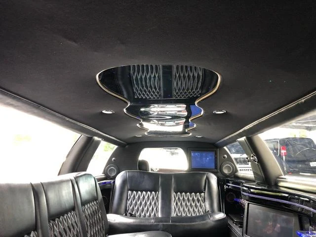 Lincoln LIMOUSINE 32