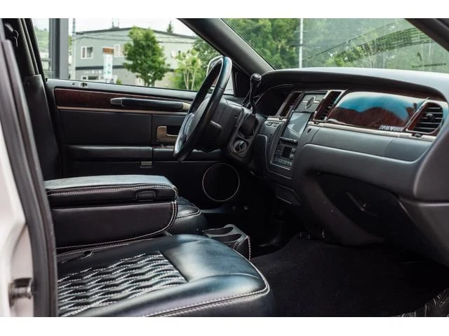 Lincoln LIMOUSINE 26