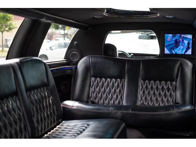 Lincoln LIMOUSINE 33