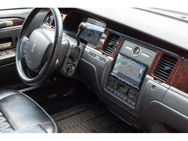 Lincoln LIMOUSINE 23
