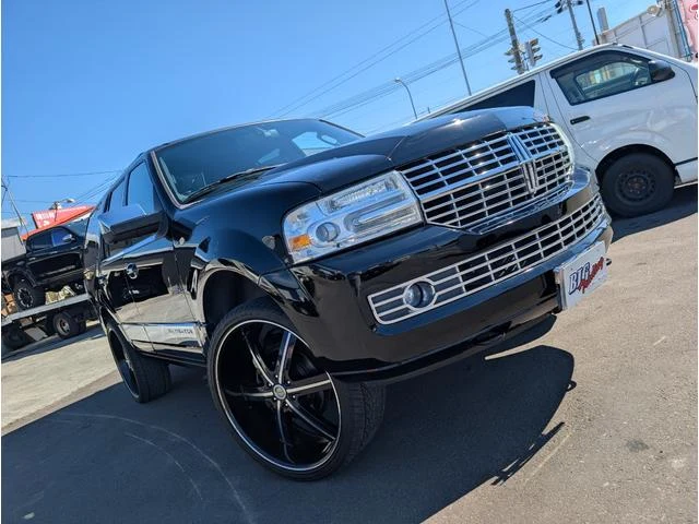 Lincoln NAVIGATOR