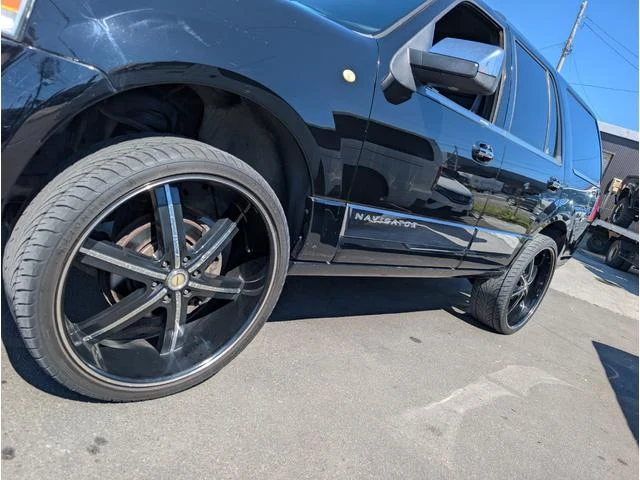 Lincoln NAVIGATOR 9