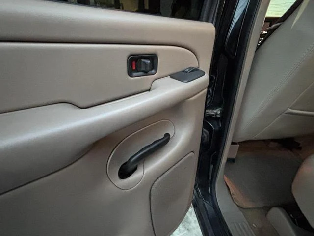 Chevrolet SUBURBAN 37