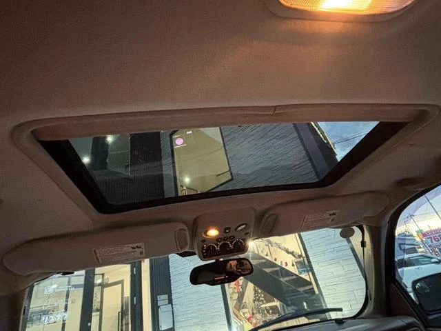 Chevrolet SUBURBAN 21
