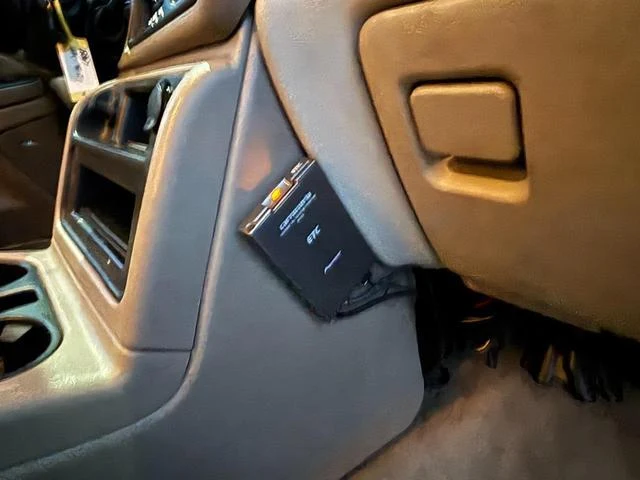 Chevrolet SUBURBAN 28