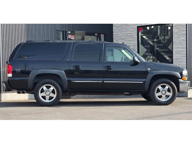 Chevrolet SUBURBAN 4