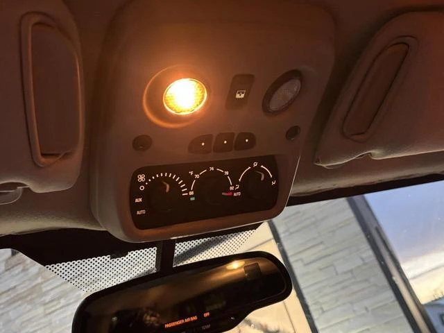 Chevrolet SUBURBAN 26