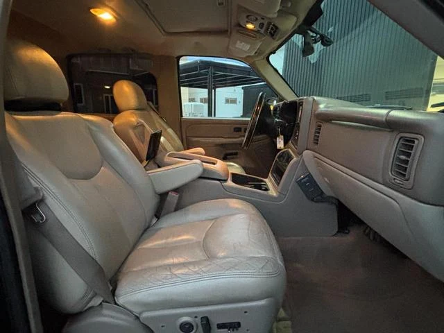 Chevrolet SUBURBAN 35