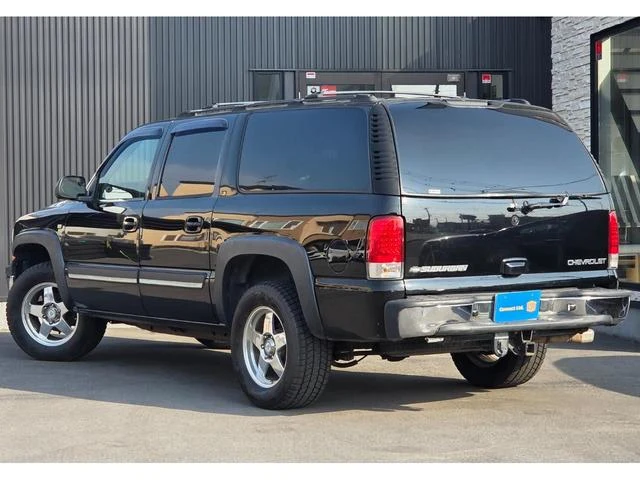 Chevrolet SUBURBAN 8