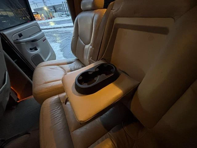 Chevrolet SUBURBAN 46