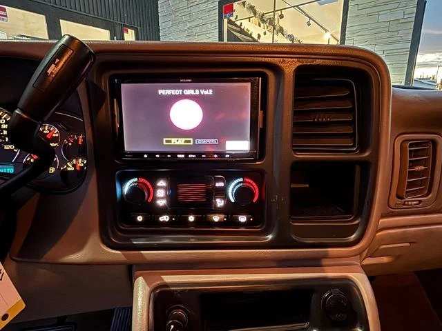 Chevrolet SUBURBAN 23