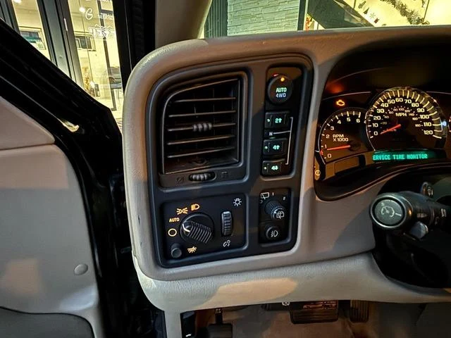 Chevrolet SUBURBAN 29