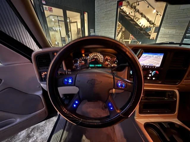 Chevrolet SUBURBAN 19