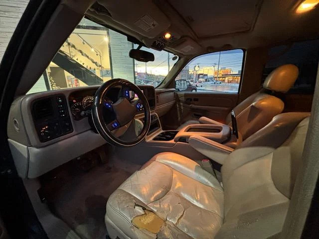 Chevrolet SUBURBAN 17