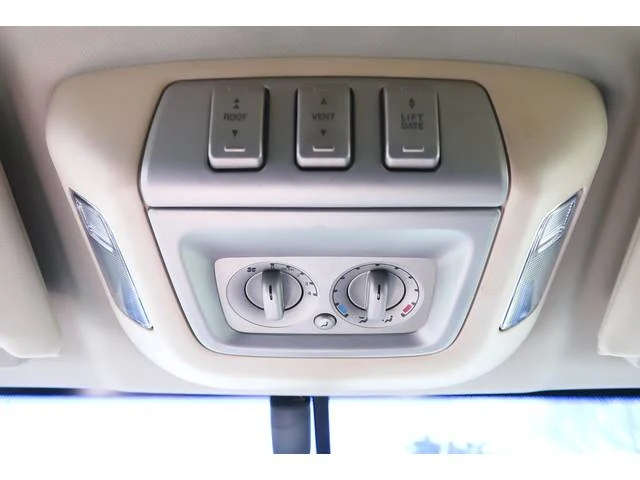 Lincoln NAVIGATOR 34