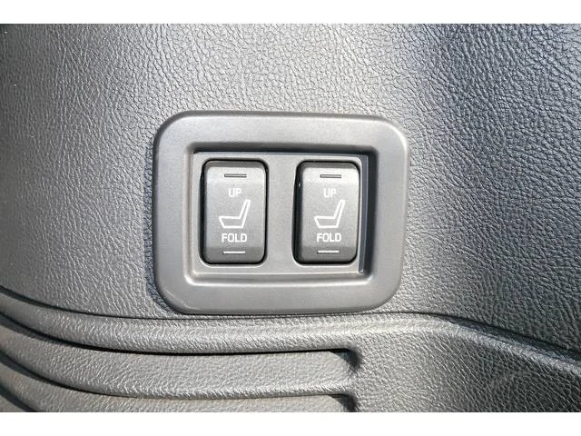 Lincoln NAVIGATOR 23