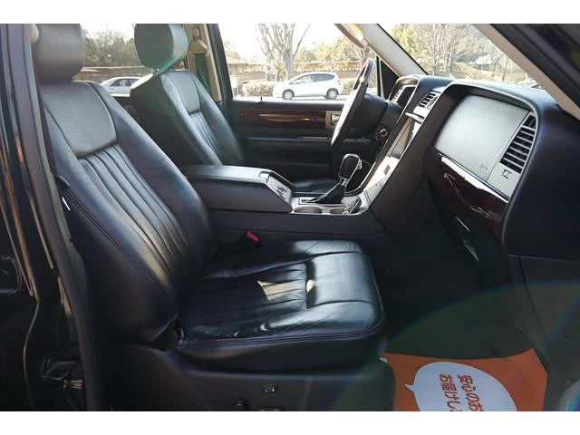 Lincoln NAVIGATOR 29