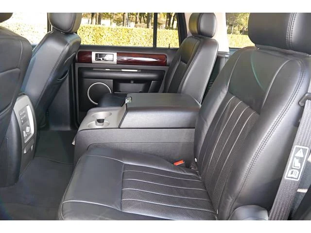 Lincoln NAVIGATOR 26