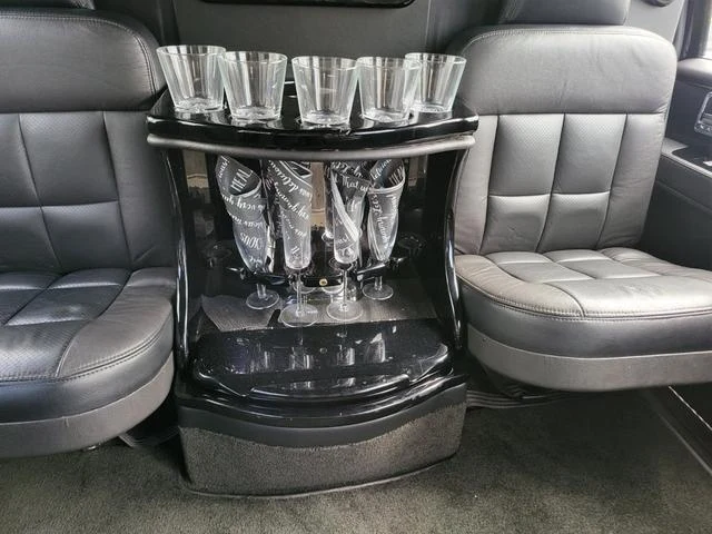 Lincoln NAVIGATOR 28