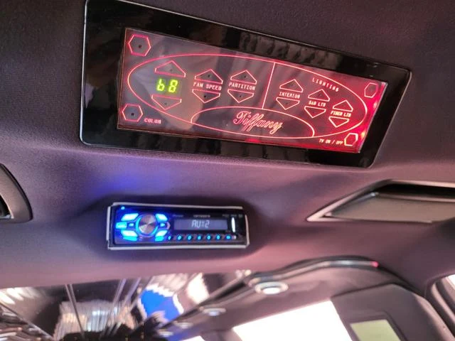 Lincoln LIMOUSINE 4