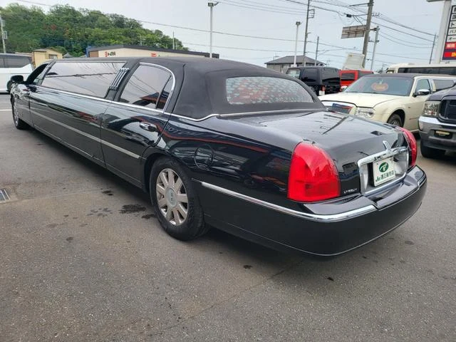 Lincoln LIMOUSINE 10