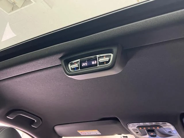 MERCEDES BENZ V-CLASS 23