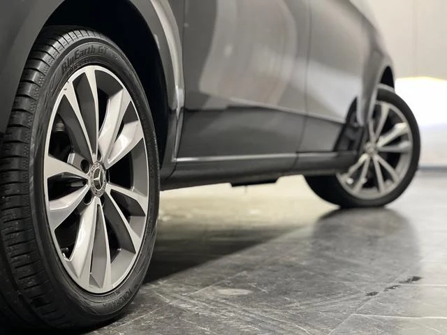 MERCEDES BENZ V-CLASS 9