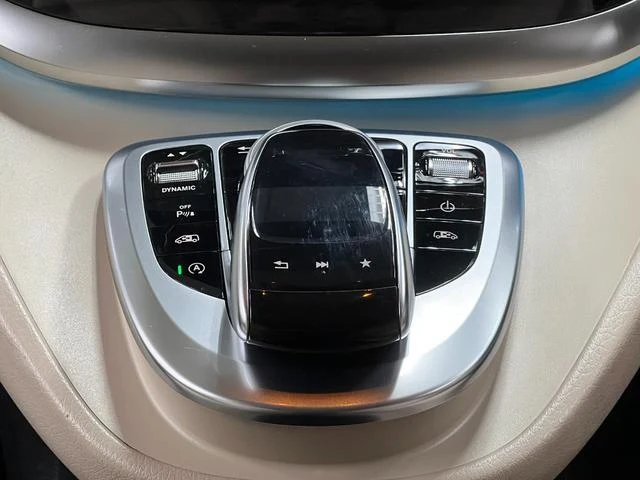 MERCEDES BENZ V-CLASS 33