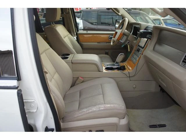 Lincoln NAVIGATOR 31