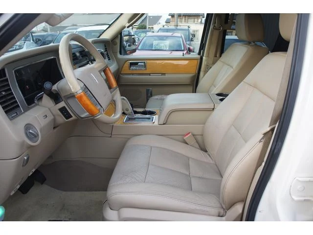 Lincoln NAVIGATOR 28