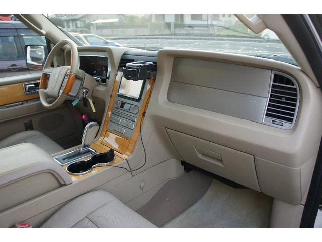 Lincoln NAVIGATOR 8