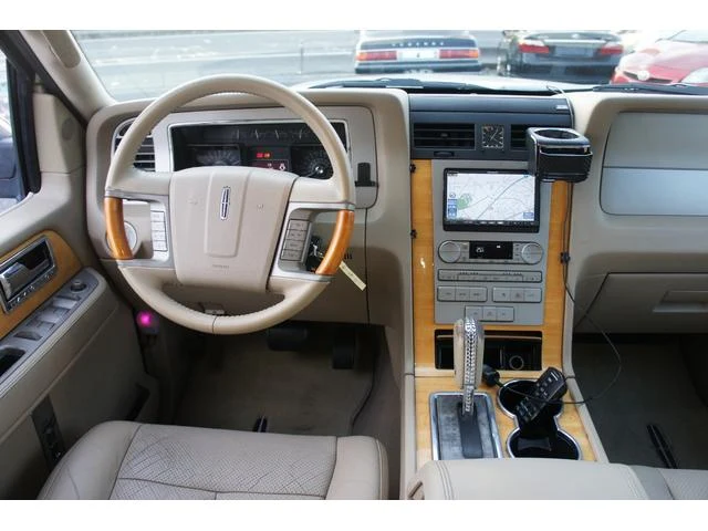 Lincoln NAVIGATOR 27