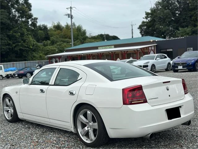 Dodge CHARGER 5