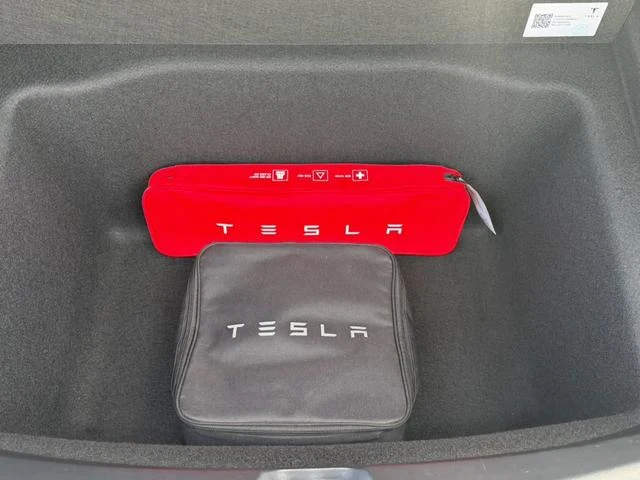 Tesla MODEL 3 24