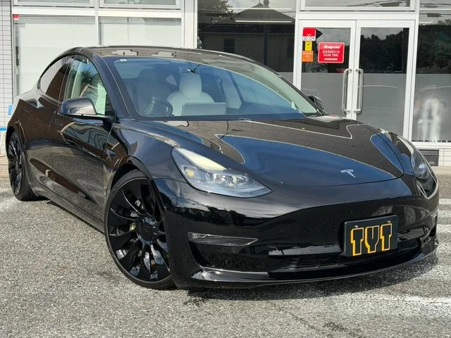 Tesla MODEL 3 7