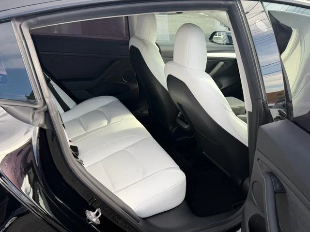 Tesla MODEL 3 16