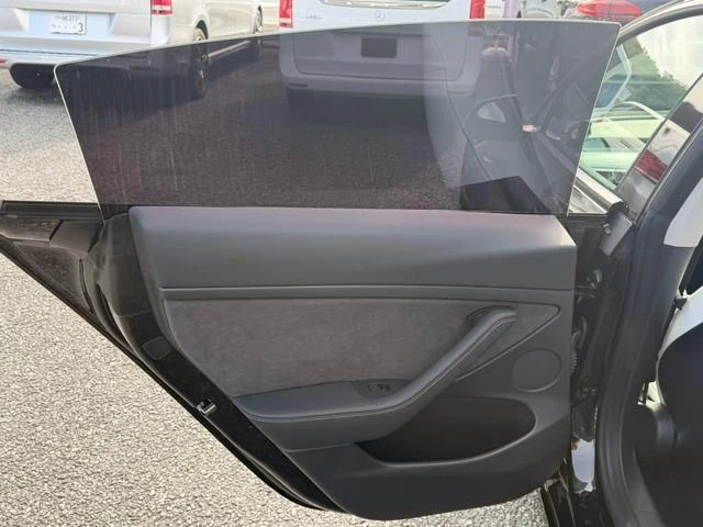 Tesla MODEL 3 35