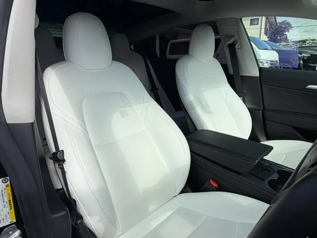 Tesla MODEL 3 19