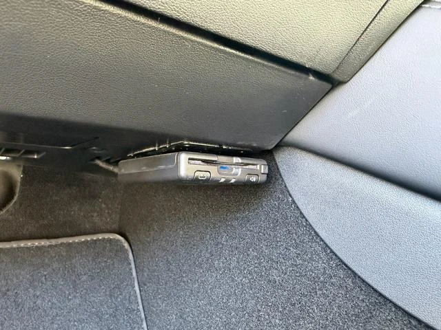 Tesla MODEL 3 32