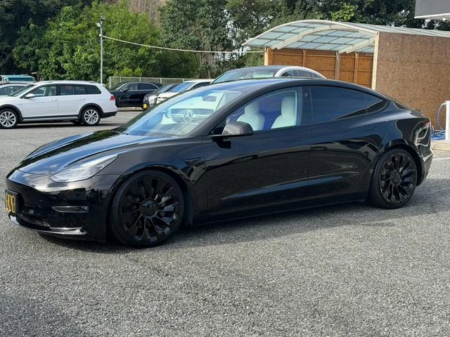 Tesla MODEL 3 39