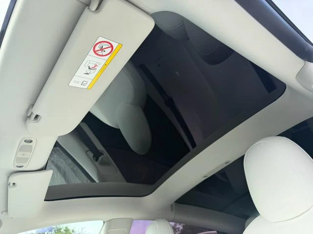 Tesla MODEL 3 27