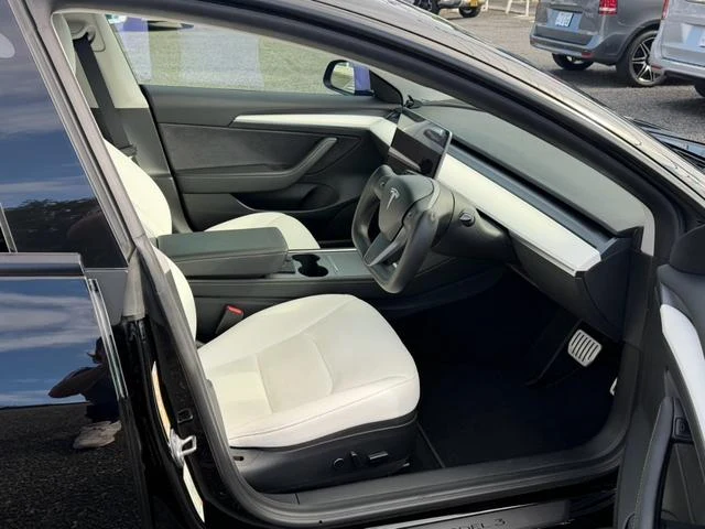 Tesla MODEL 3 15