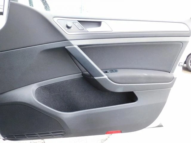 Volkswagen GOLF 34