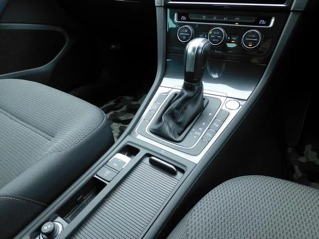 Volkswagen GOLF 11