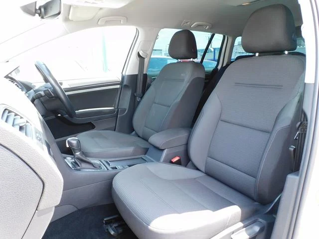 Volkswagen GOLF 29