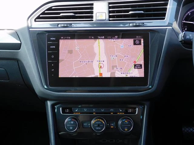Volkswagen TIGUAN 9
