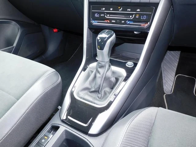 Volkswagen T-ROC 12