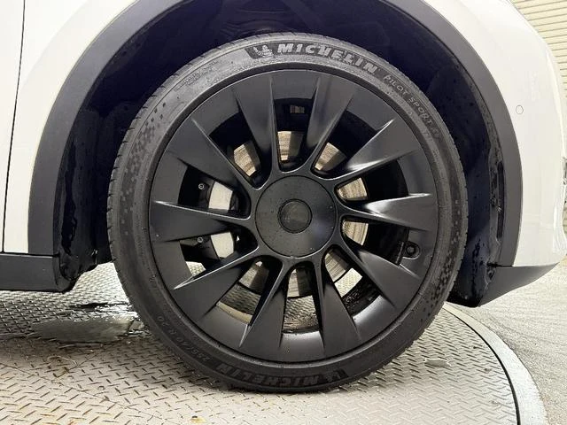 Tesla MODEL 22