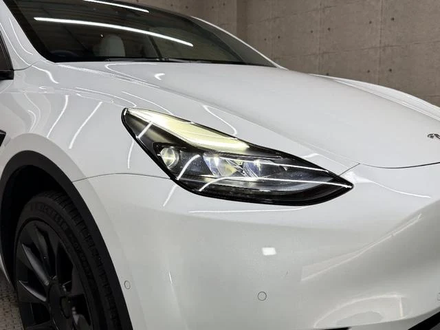 Tesla MODEL 18